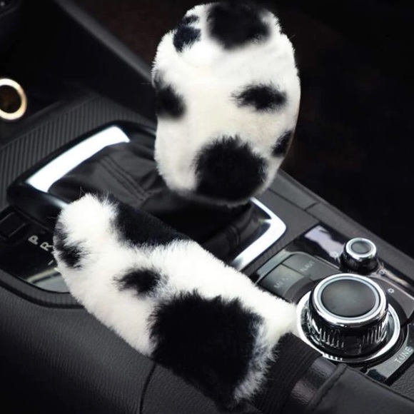 Cow Print Fluffy Universal Gear Shift & Break Cover - Picture 4 of 5